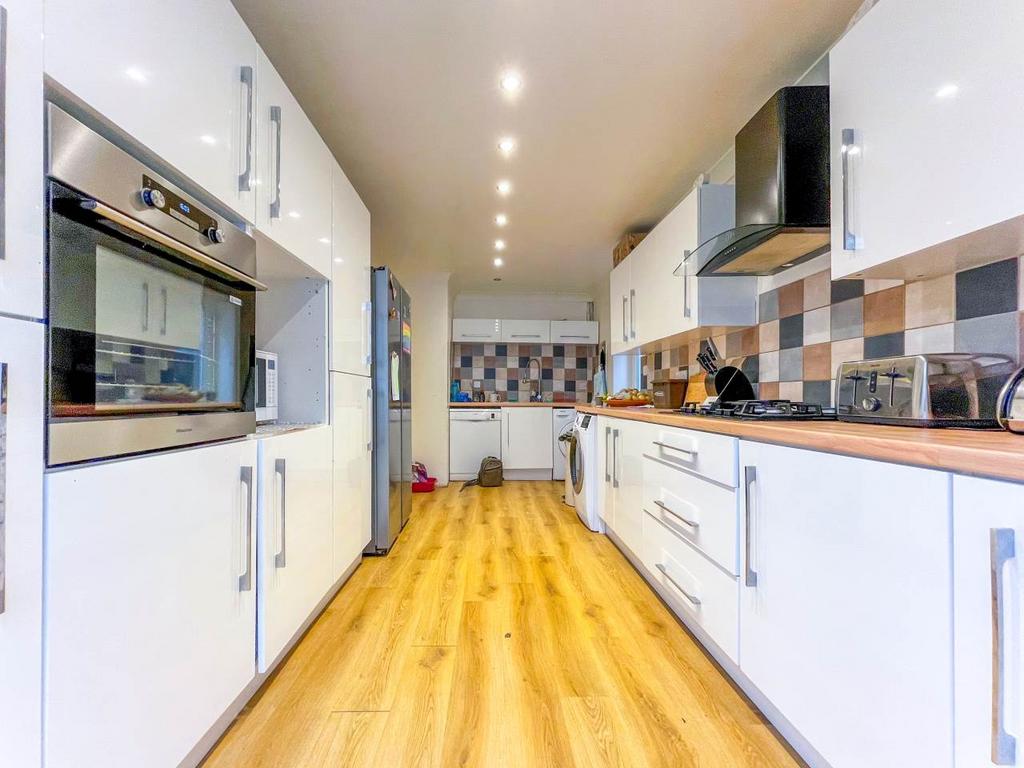7 rimbury kitchen 2