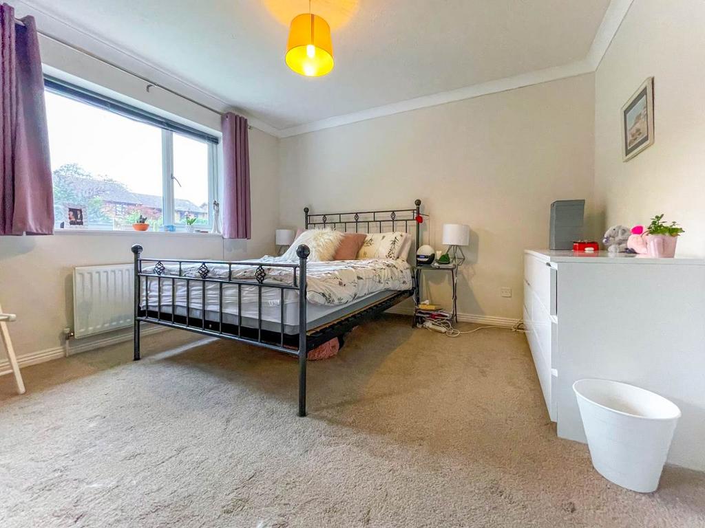 7 rimbury master bed