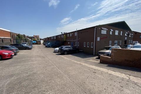 Warehouse to rent, Dunning St Stoke On Trent ST6 5AP