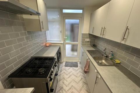 3 bedroom terraced house to rent, Slough,  Berkshire,  SL2