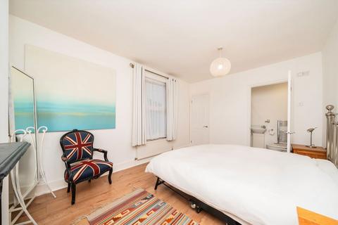 2 bedroom terraced house for sale, St. Margarets Road, London W7