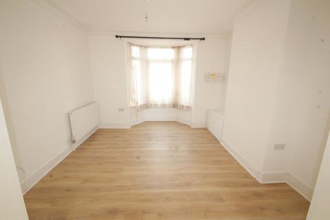 3 bedroom terraced house to rent, Strode Road, Wellingborough, NN8