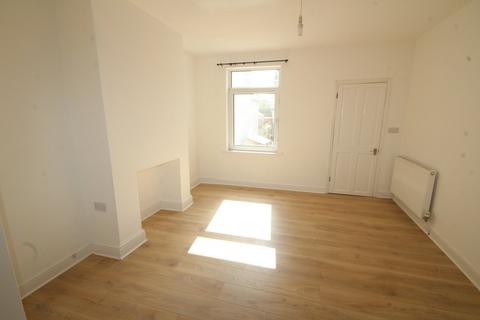 3 bedroom terraced house to rent, Strode Road, Wellingborough, NN8