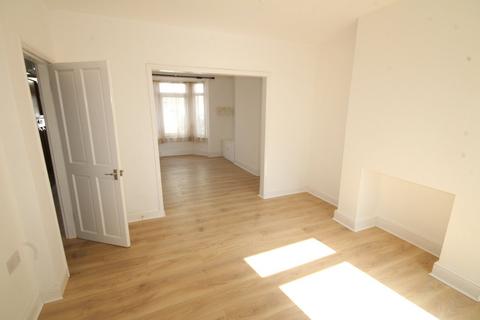 3 bedroom terraced house to rent, Strode Road, Wellingborough, NN8
