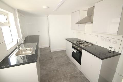 3 bedroom terraced house to rent, Strode Road, Wellingborough, NN8