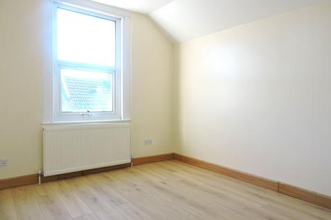 3 bedroom flat to rent, Hight Street,