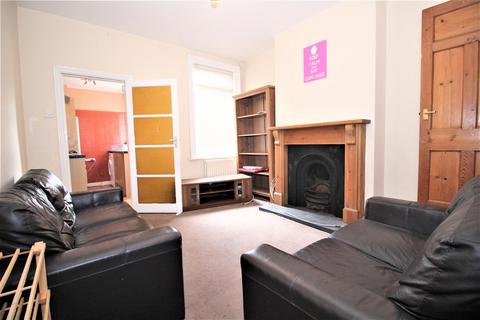 3 bedroom house to rent, Churchill Street, Leicester