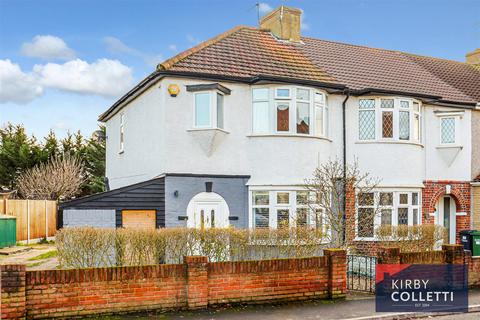 3 bedroom end of terrace house to rent, Kenning Road, Hoddesdon