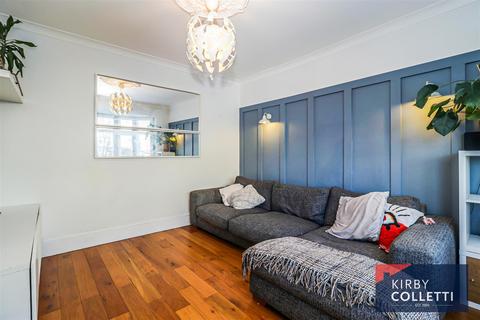 3 bedroom end of terrace house to rent, Kenning Road, Hoddesdon