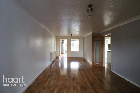 3 bedroom terraced house to rent, Elmington Road, Northampton