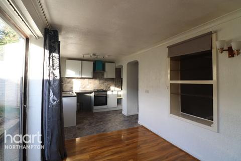 3 bedroom terraced house to rent, Elmington Road, Northampton