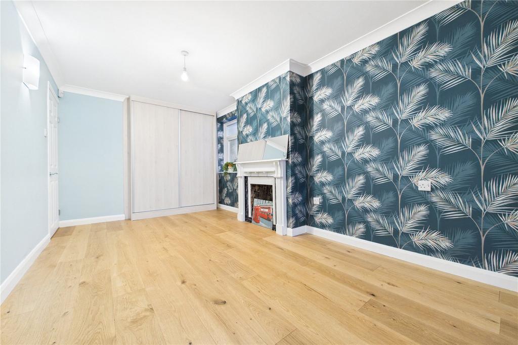 Living Room/Bedroom