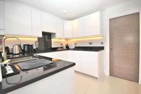 2 bedroom terraced house for sale, Oakfield, Woking GU21