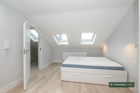 Studio to rent, Glengall Road, Kilburn, NW6