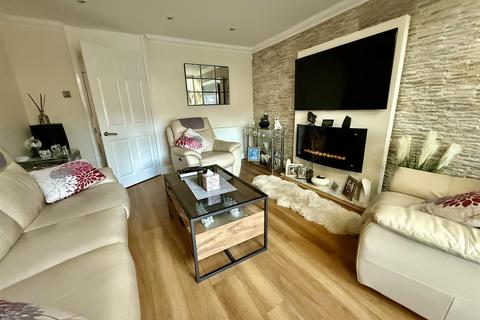 3 bedroom end of terrace house for sale, Marrick Avenue, Darlington
