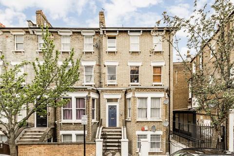 2 bedroom flat to rent, Godolphin Road, London W12