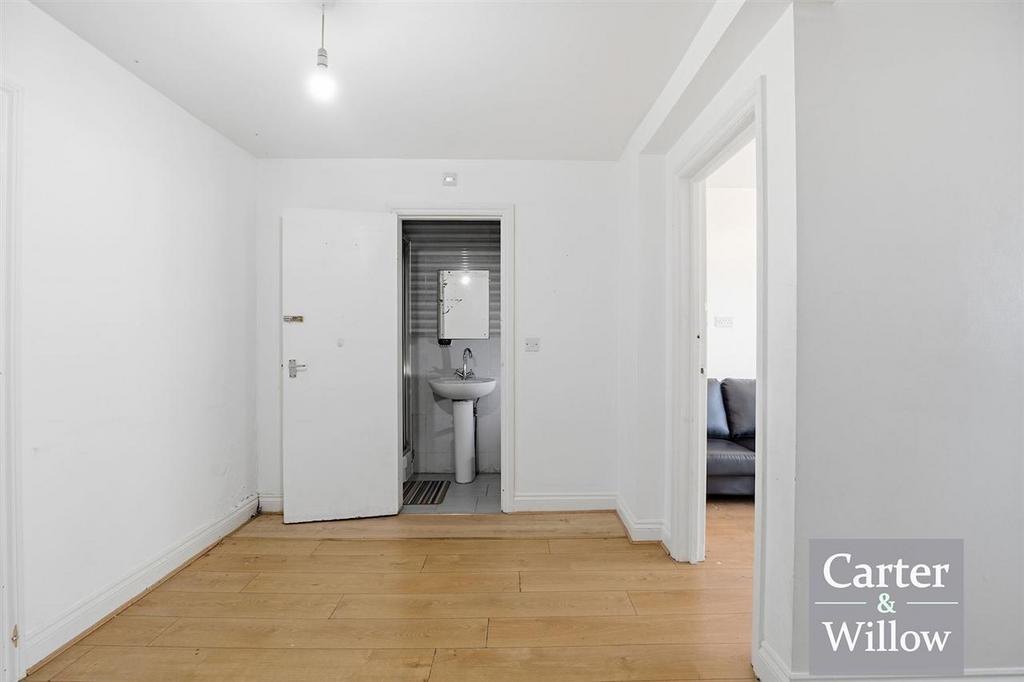 Kitchen/ Dining area