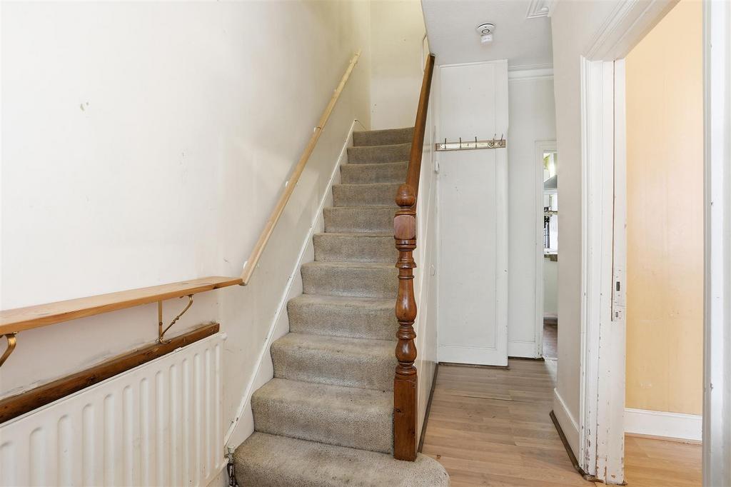 1614774563 - 141 Park Lane, SM5 - 15.jpg