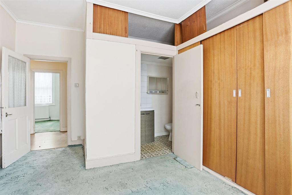1614774563 - 141 Park Lane, SM5 - 2.jpg