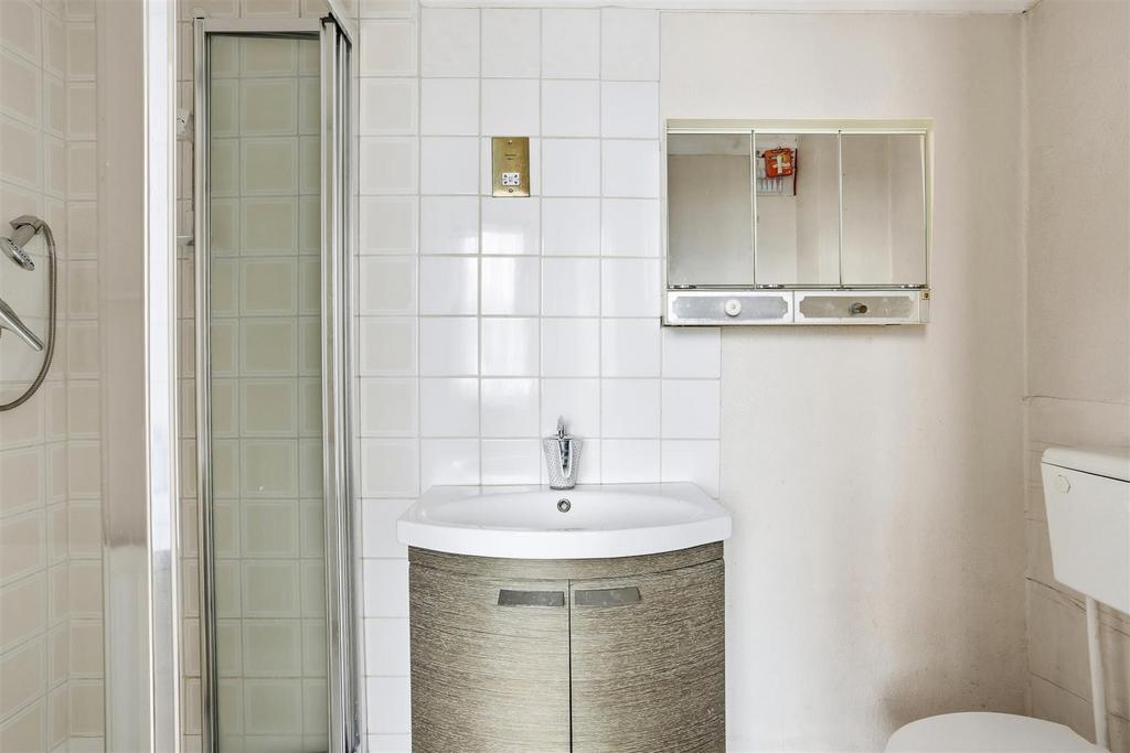 1614774563 - 141 Park Lane, SM5 - 4.jpg