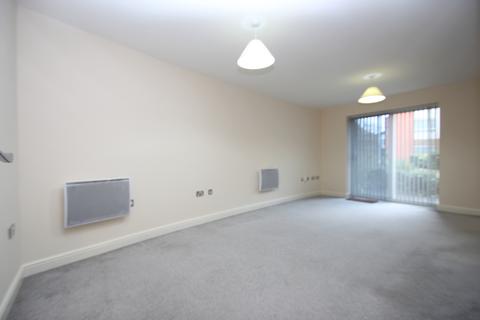 2 bedroom flat to rent, Trafalgar Gardens, Crawley RH10