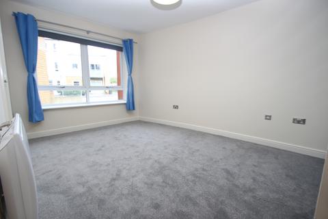 2 bedroom flat to rent, Trafalgar Gardens, Crawley RH10