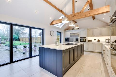 undefined, Chipperfield Road, Bovingdon, HP3