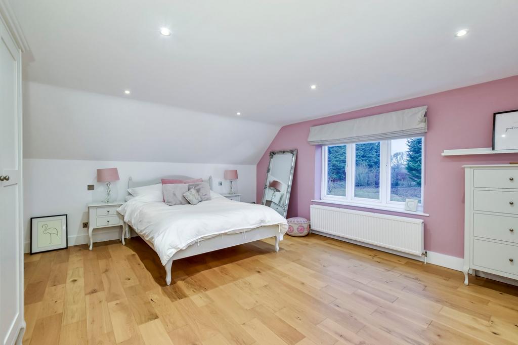 Bedroom 1 (First Floor)