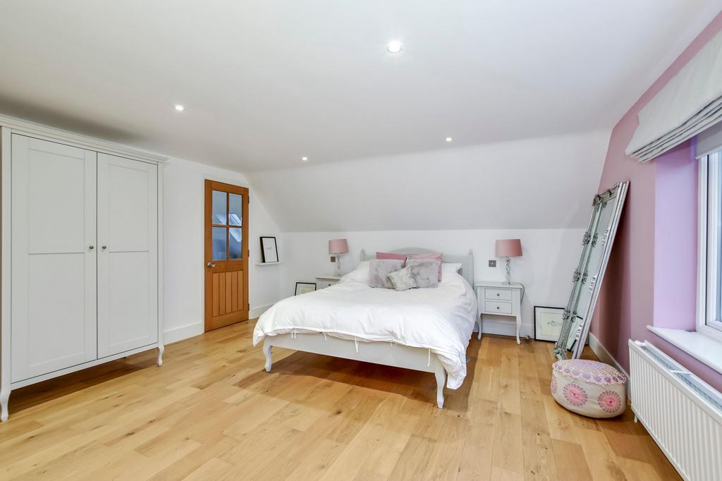 Bedroom 1 (First Floor)