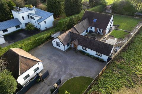 undefined, Chipperfield Road, Bovingdon, HP3