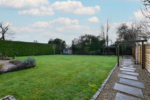 undefined, Chipperfield Road, Bovingdon, HP3
