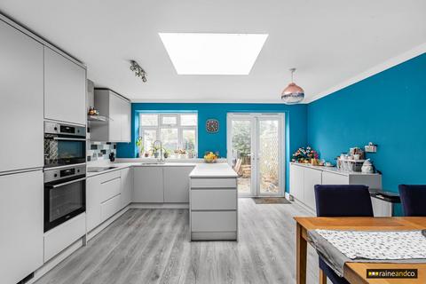 3 bedroom end of terrace house for sale, Broad Acres, Hatfield