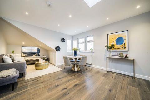 2 bedroom flat to rent, Twyford Avenue, London W3