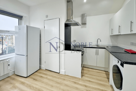 Studio to rent, Whitton Road, Hounslow, TW3