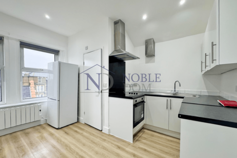 Studio to rent, Whitton Road, Hounslow, TW3