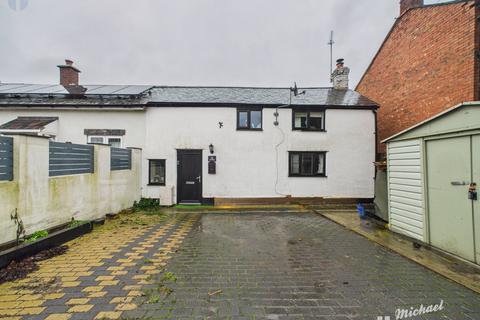2 bedroom cottage for sale, Bicester Road, Kingswood