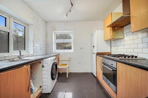 2 bedroom property for sale, Holbrook Road, Stratford, E15