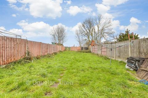 3 bedroom terraced house for sale, Bell Farm Avenue, Dagenham RM10