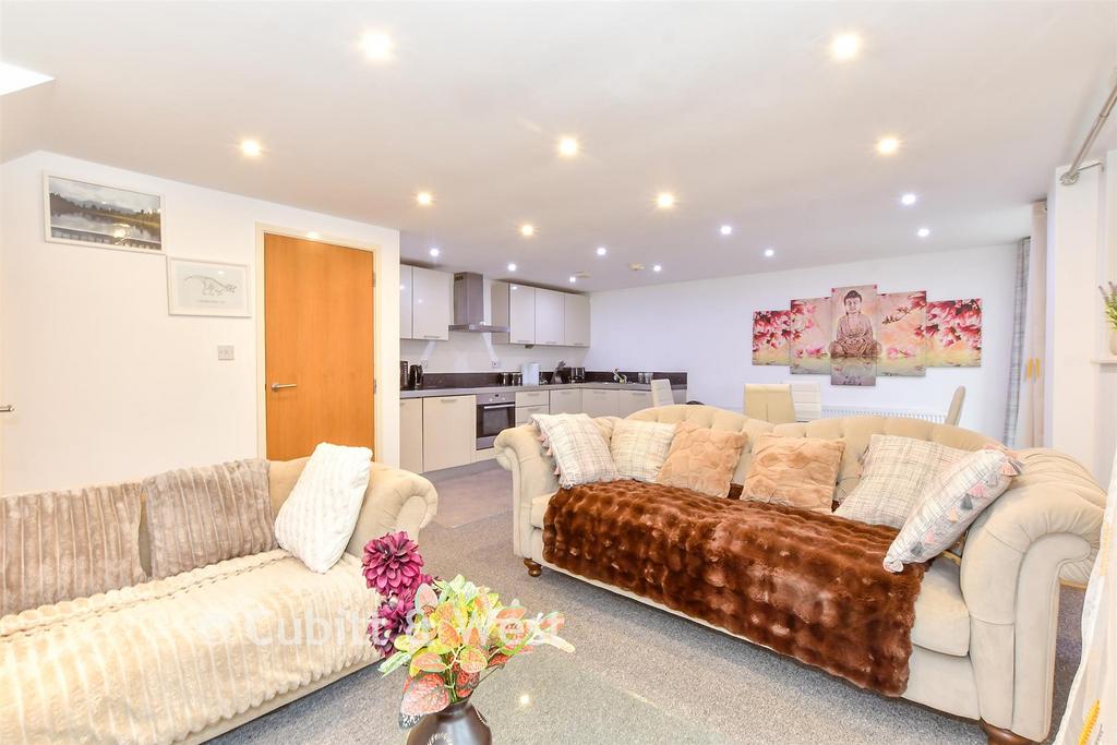 Lounge/Kitchen/Dining