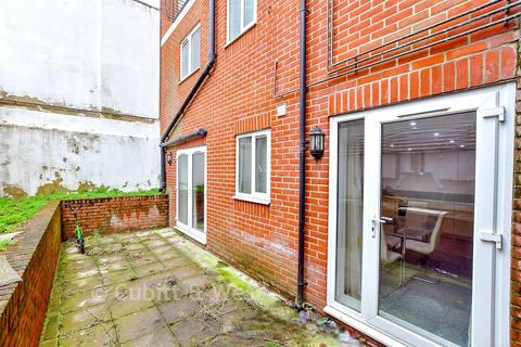 2 bedroom ground floor flat for sale, Elm Grove, Southsea, Hampshire