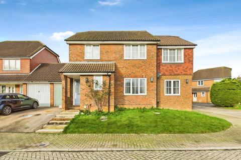 4 bedroom detached house for sale, Park Farm Close, Horsham RH12