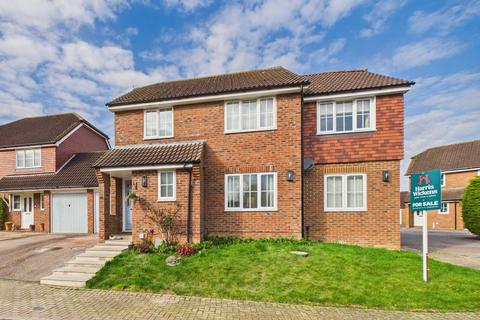 undefined, Park Farm Close, Horsham RH12