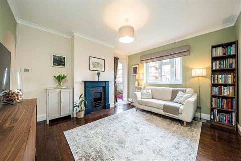 1 bedroom flat for sale, Winchester Close, London SE17