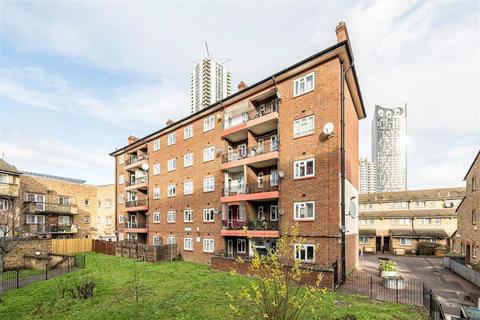 1 bedroom flat for sale, Winchester Close, London SE17
