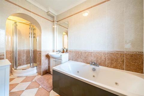 1 bedroom flat for sale, Winchester Close, London SE17