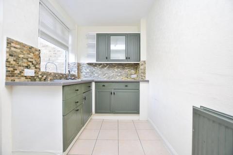 2 bedroom terraced house to rent, Cornshaw Road, Dagenham, RM8
