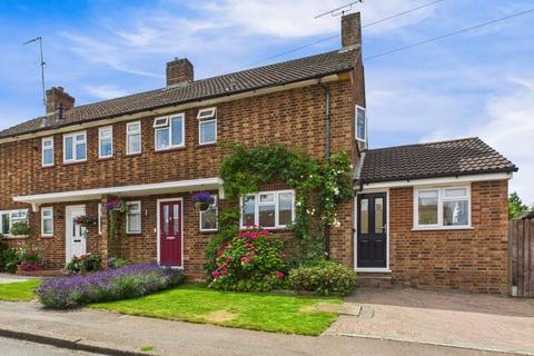 3 bedroom semi-detached house for sale, Candlemas Mead, Beaconsfield, Buckinghamshire, HP9