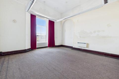 Property for sale, 17 Shore Street, MacDuff AB44