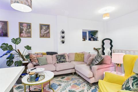 2 bedroom house to rent, Seagull Mews, Portslade, East Sussex, BN41