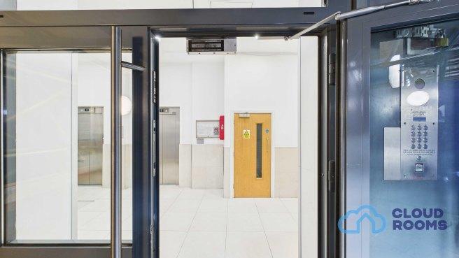 Chrisp-street-e14-3le-1022847